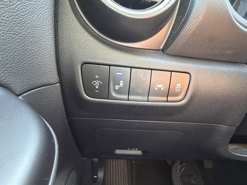 Used 2020 Hyundai Kona Limited AWD/4WD image 20