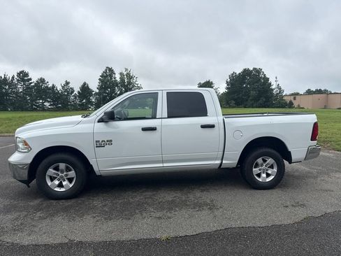 Used 2023 RAM 1500 Classic SLT w/ Electronics Group AWD/4WD image 4
