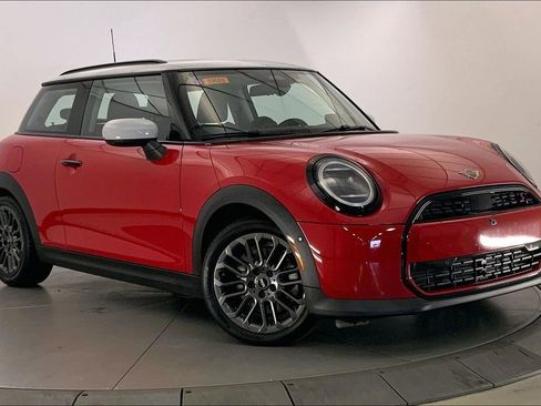 Certified 2025 MINI Cooper S image 33