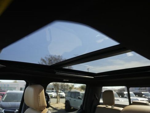 Used 2024 Ford F250 Lariat w/ Tremor Off-Road Package image 12