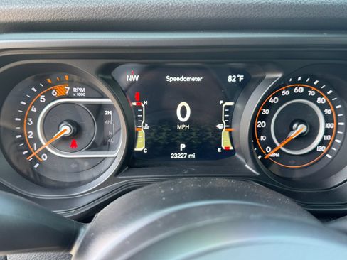 Used 2024 Jeep Wrangler Unlimited Sport AWD/4WD image 33