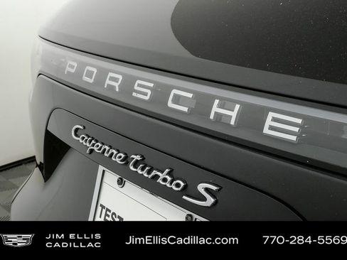 Used 2021 Porsche Cayenne Turbo S w/ Premium Package Plus image 40