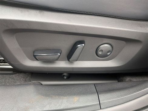 New 2026 Mitsubishi Outlander SE image 13