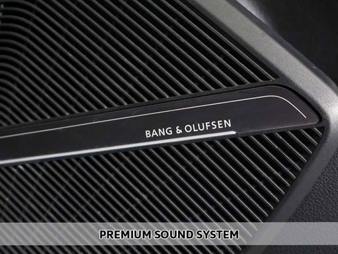 Used 2022 Audi SQ5 Premium Plus w/ Premium Plus Package image 4