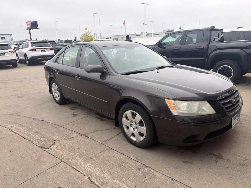 Used 2009 Hyundai Sonata GLS FWD image 2