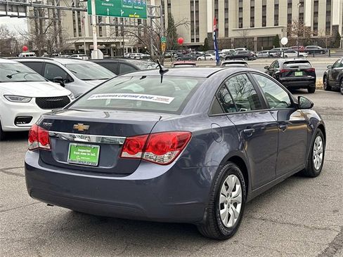 Used 2014 Chevrolet Cruze LS image 2
