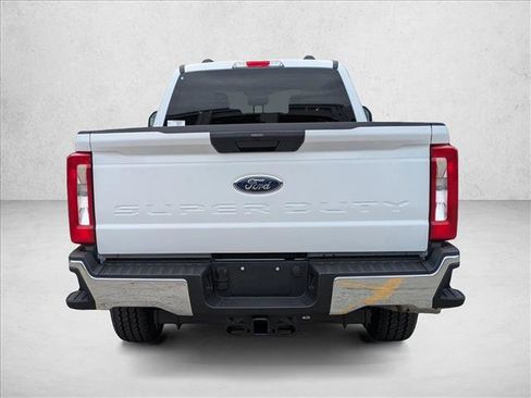 New 2026 Ford F250 XLT w/ FX4 Off-Road Package image 9