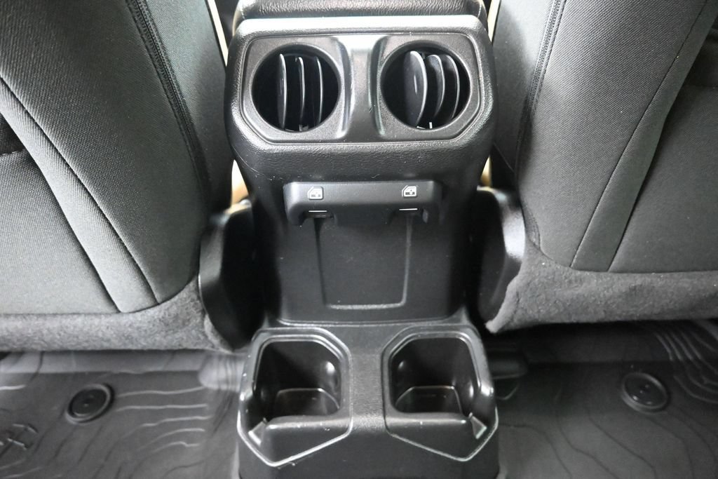 Used 2022 Jeep Wrangler Unlimited Sport AWD/4WD image 26