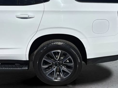 Used 2023 Chevrolet Tahoe Z71 w/ Luxury Package AWD/4WD image 38