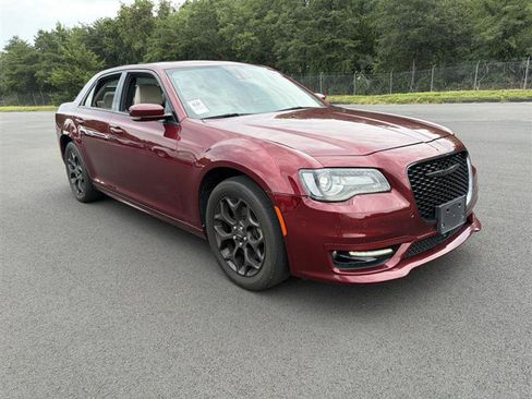 Used 2022 Chrysler 300 Touring L w/ Popular Equipment Group AWD/4WD image 5
