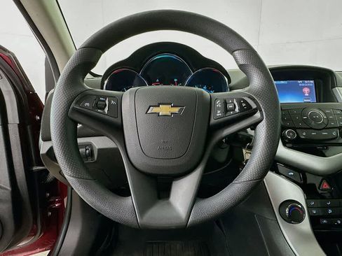 Used 2015 Chevrolet Cruze LT image 15