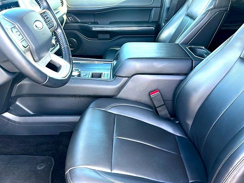 Used 2022 Ford Expedition Max XLT RWD image 13