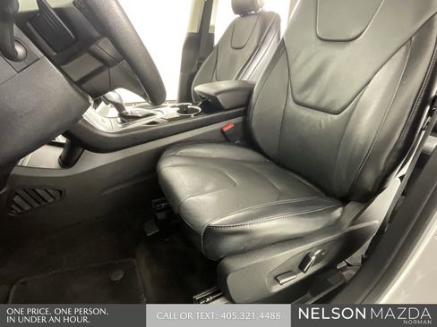 Used 2018 Ford Edge Titanium image 24