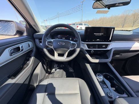 New 2026 Ford Explorer Active w/ Active Comfort Package image 25
