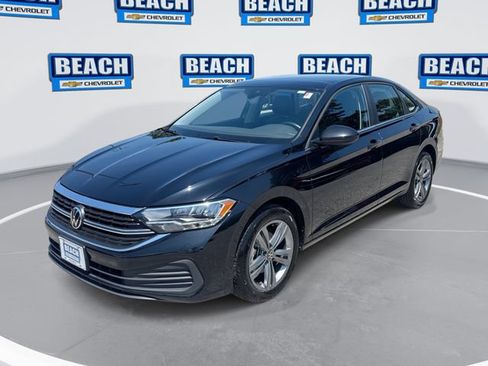 Used 2024 Volkswagen Jetta SE FWD image 1