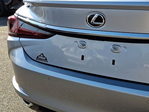 Used 2025 Lexus ES 350 w/ Premium Package image 18