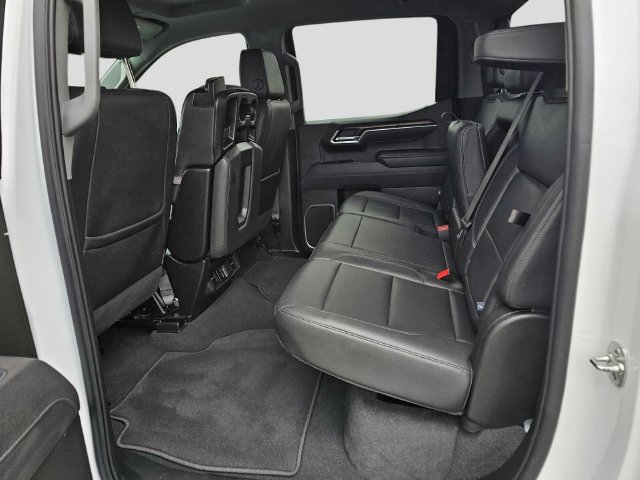 Used 2025 GMC Sierra 1500 SLT AWD/4WD image 17