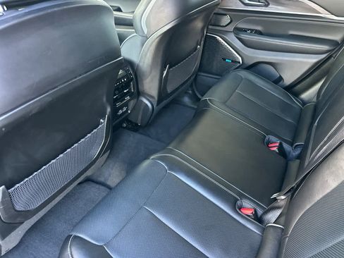 Used 2022 Jeep Grand Cherokee Overland w/ Advanced Protech Group III image 13