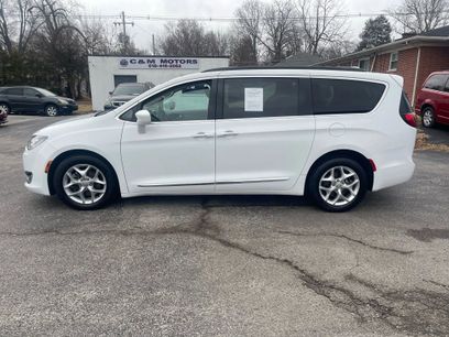 Used 2017 Chrysler Pacifica Touring-L w/ Tire & Wheel Group