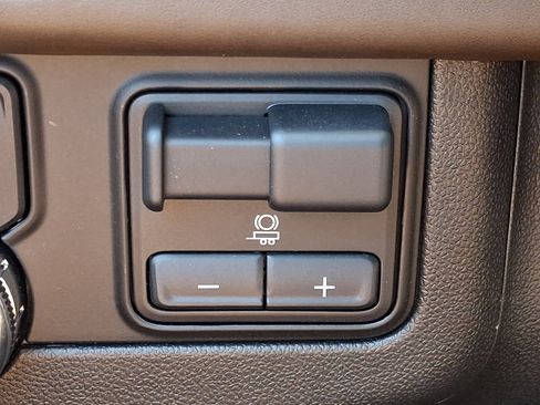 Used 2025 GMC Yukon Denali Ultimate AWD/4WD image 29