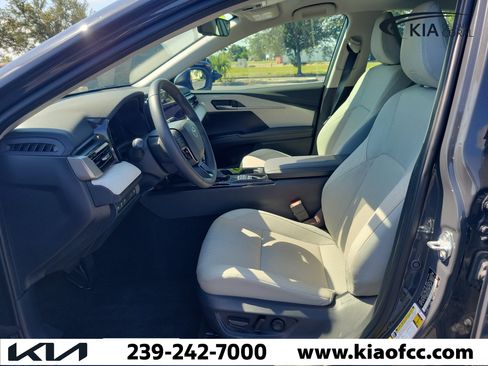 Used 2025 Toyota Camry XLE FWD image 21