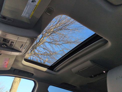 Used 2018 GMC Yukon Denali w/ Open Road Package image 20