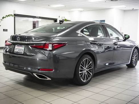 Used 2025 Lexus ES 350 w/ Premium Package FWD image 6