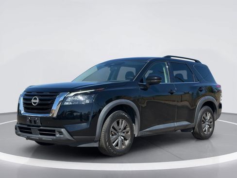 Used 2023 Nissan Pathfinder SV FWD image 2