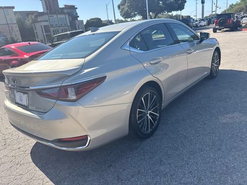 Used 2023 Lexus ES 300h w/ Premium Package FWD image 5