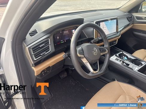 Used 2024 Volkswagen Atlas Cross Sport SE w/ Panoramic Sunroof Package image 14