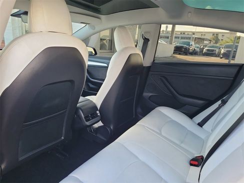 Used 2023 Tesla Model 3 Standard Range image 6