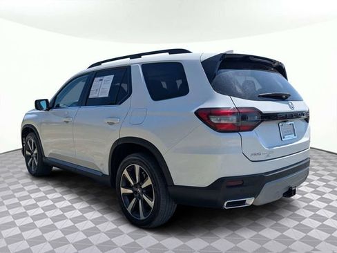 Used 2023 Honda Pilot Elite image 6