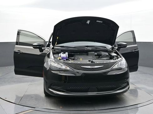 New 2025 Chrysler Voyager LX image 62