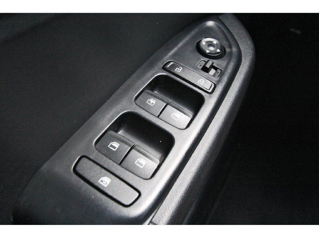 Used 2021 Hyundai Venue SE FWD image 24
