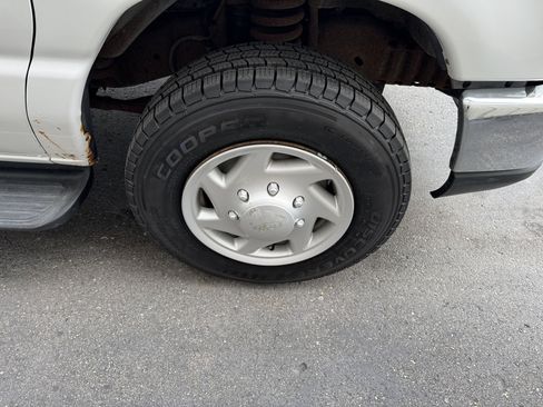 Used 2008 Ford E-350 and Econoline 350 XL RWD image 29