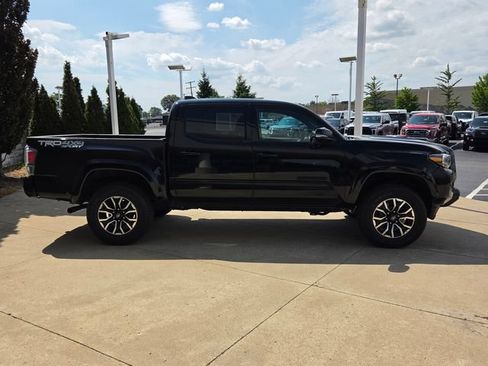 Used 2023 Toyota Tacoma TRD Sport AWD/4WD image 6