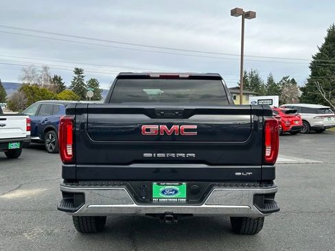 Used 2025 GMC Sierra 1500 SLT image 4