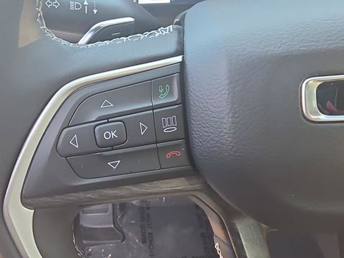 Used 2024 Jeep Grand Cherokee Limited w/ Luxury Tech Group II image 21