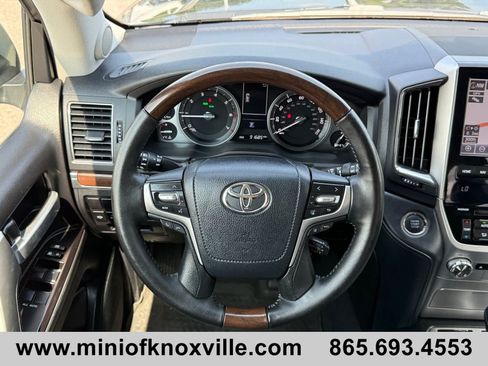 Used 2018 Toyota Land Cruiser AWD/4WD image 20