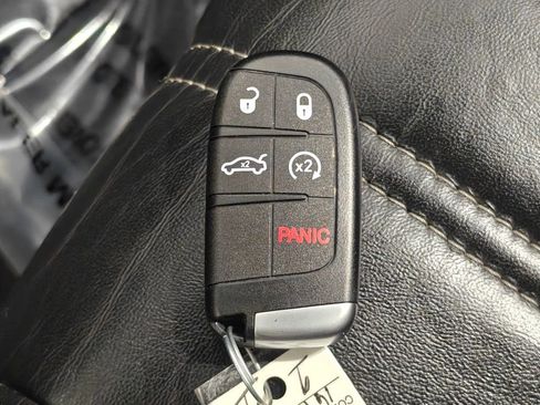 Used 2020 Chrysler 300 S AWD/4WD image 13