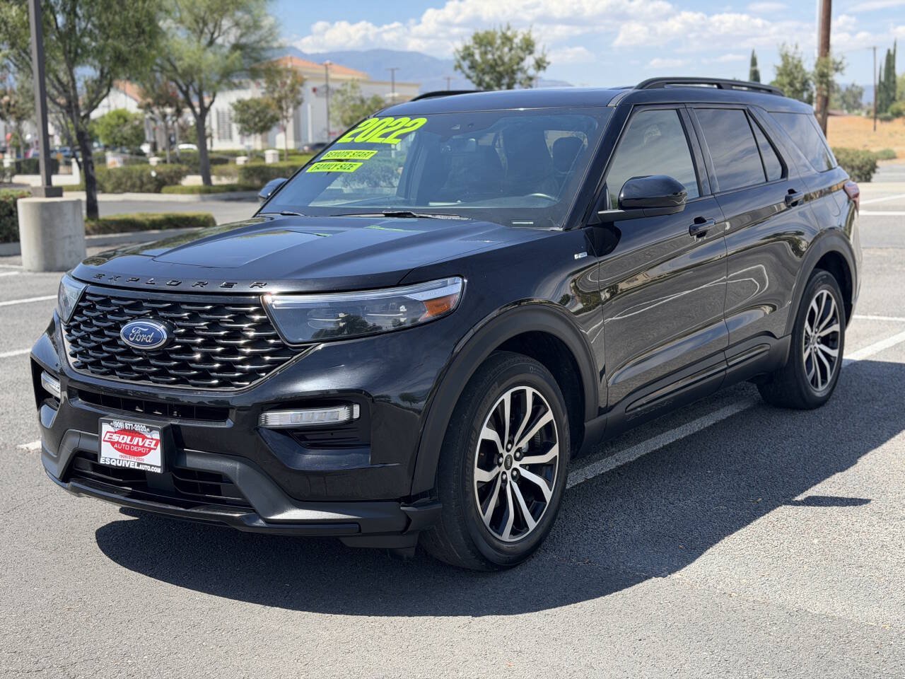 Used 2022 Ford Explorer ST-Line w/ Class IV Trailer Tow Package RWD image 7