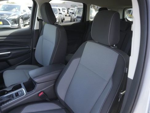 Used 2019 Ford Escape SE image 10