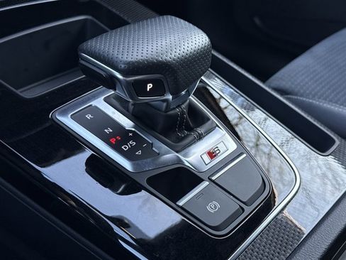 Used 2024 Audi SQ5 Premium w/ Convenience Package image 22