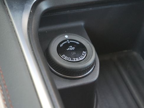 Certified 2025 Ford Expedition Active AWD/4WD image 11