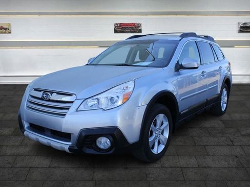 Used 2014 Subaru Outback 2.5i Limited image 3