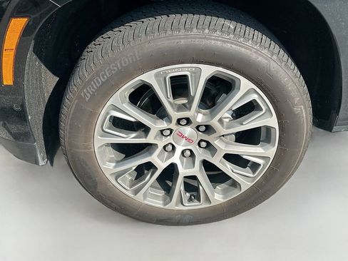 Used 2025 GMC Yukon XL Denali w/ Sun & Power Step Package RWD image 33