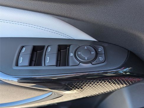 New 2026 Chevrolet Trax LT w/ Sunroof Package image 15