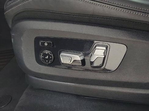 Used 2025 BMW X5 xDrive40i AWD/4WD image 17