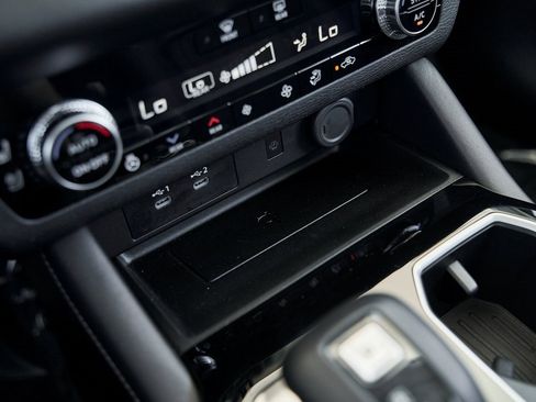 Used 2025 Mitsubishi Outlander SEL image 48