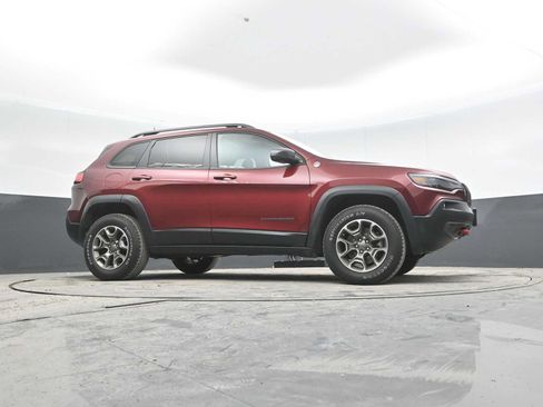 Used 2021 Jeep Cherokee Trailhawk w/ Sun, Sound & Nav Group AWD/4WD image 28